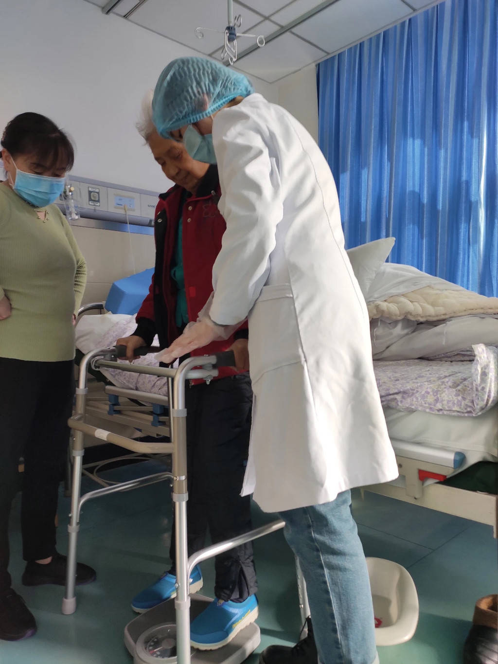 四川省第五人民医院通过多学科合作为9旬高龄患者完成骨科手术