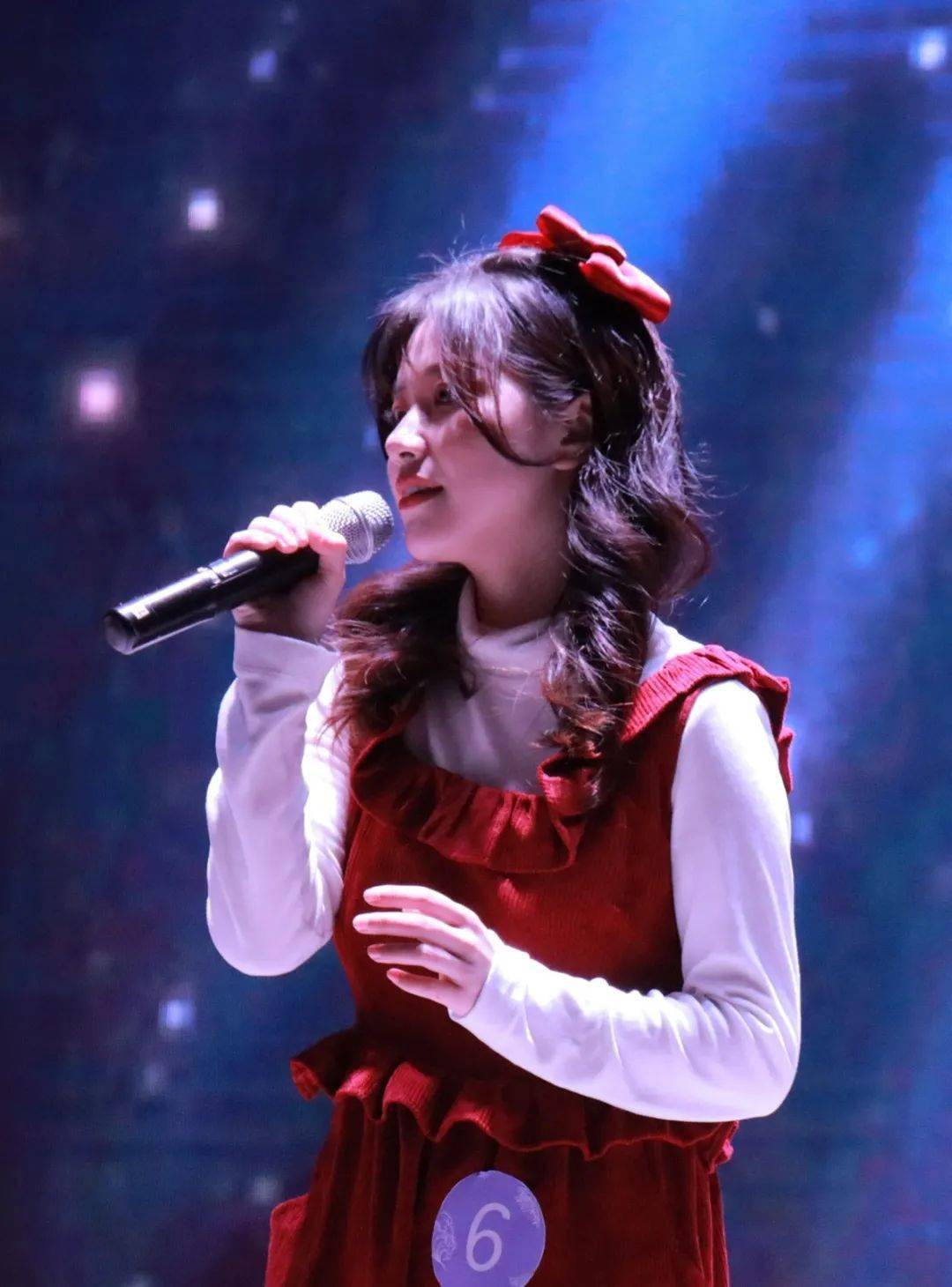 王佳琪何家旺高亚露庞玉李欣月最后,在此感谢嘉宾和评委们的出席以及