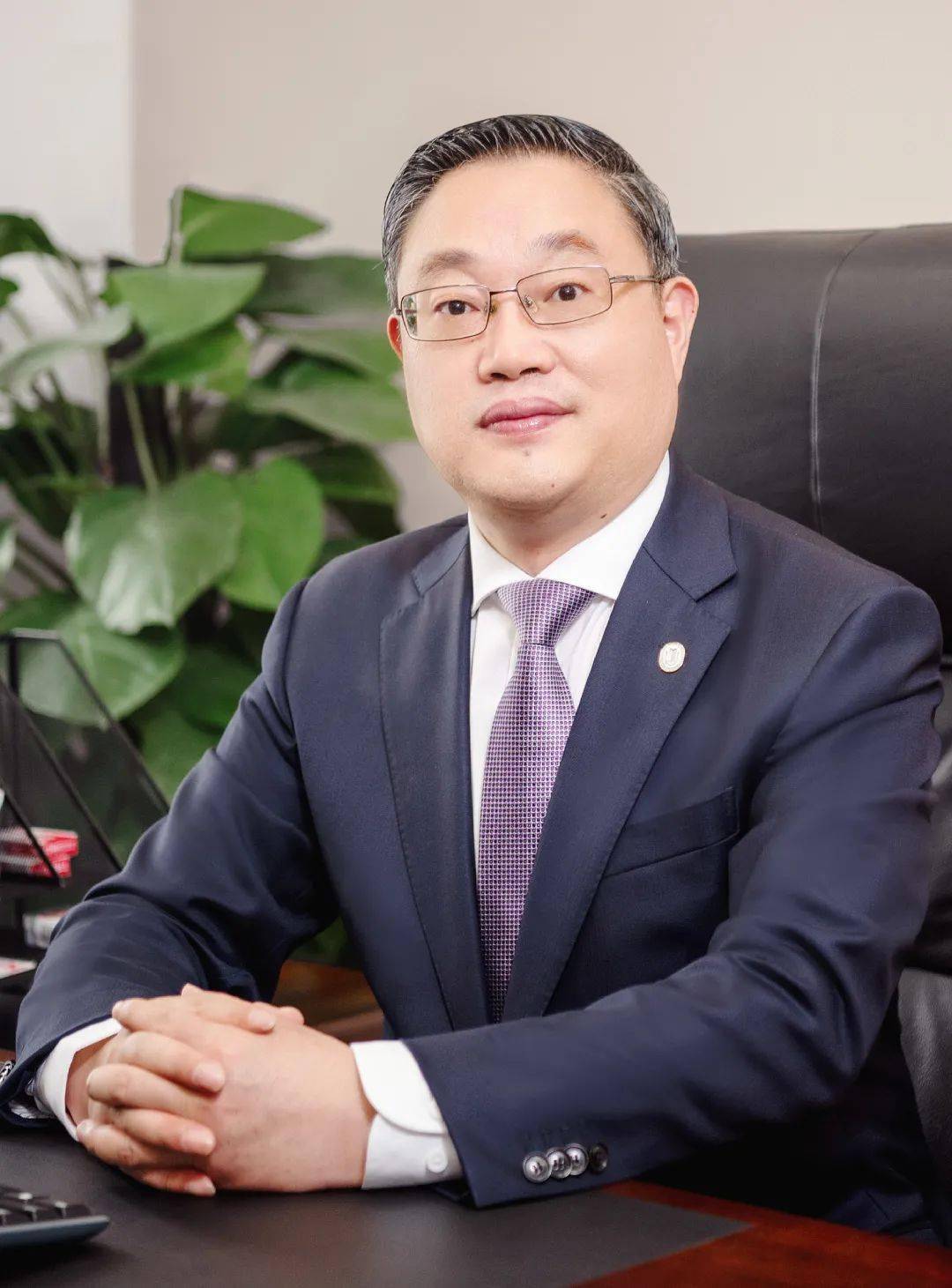 话说七十年成旦红践行新思想奋进新时代作出新贡献