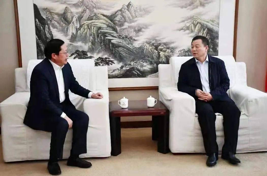 刘存玉对吕春雷一行的到来表示欢迎.