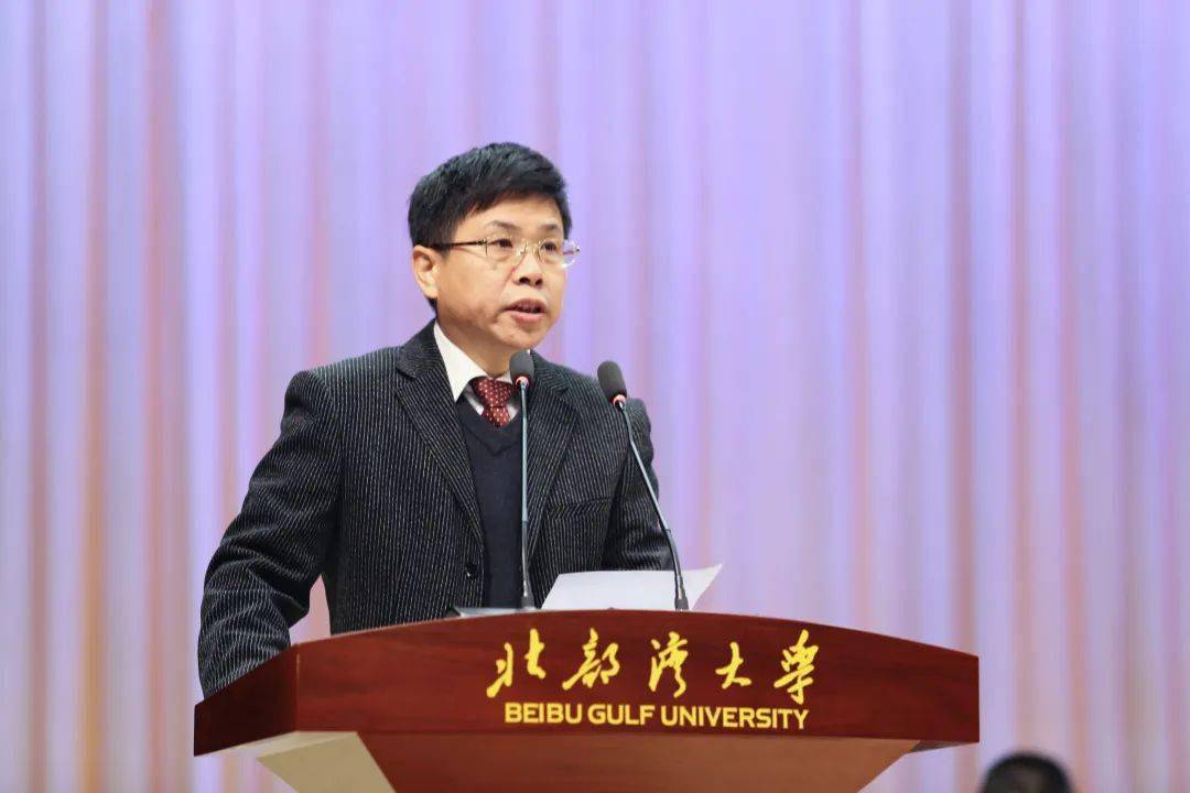 区民政厅社会组织管理局二级调研员朱冰,校领导韩峻峰,陈锦山,曾彦,黄