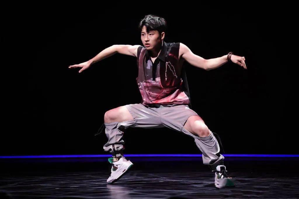 韧带和关节极致开发90 综艺《舞蹈风暴》吴宇飞风暴时刻当音乐响起