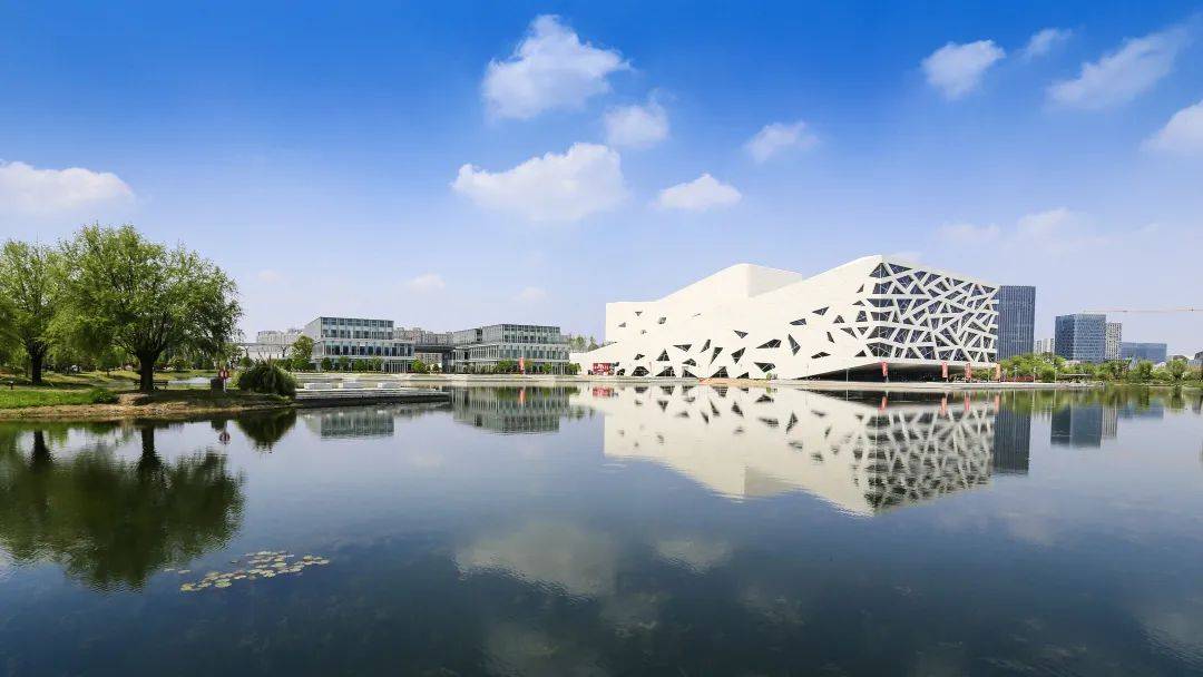 余杭大剧院"十三五"规划实施以来,余杭在"绿水青山就是金山银山"理念