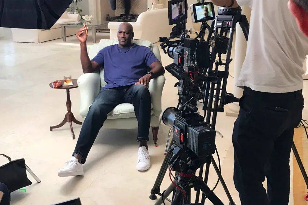 中国snkrs上架乔丹本人上脚aj1纪录片限定款本周发售