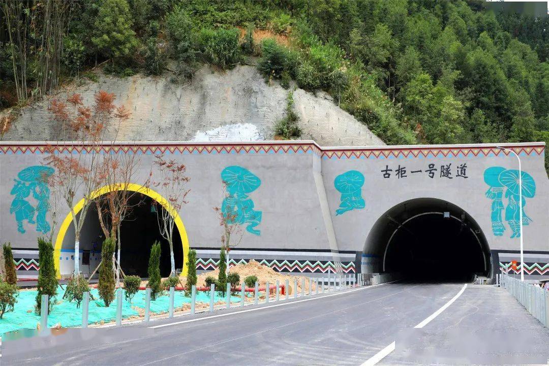 荔玉高速项目建设进入最后收尾阶段力争本月底交付使用