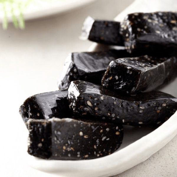 马氏裕泰乾芝麻糕是芝麻糕行业唯一省级非物质文化遗产,是黄龙溪的一