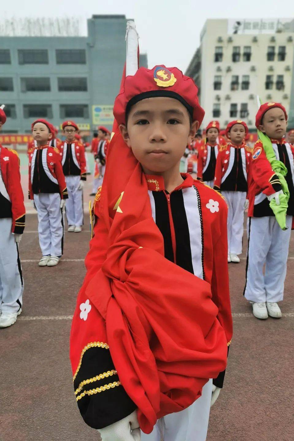 小学生鼓号队服装图片