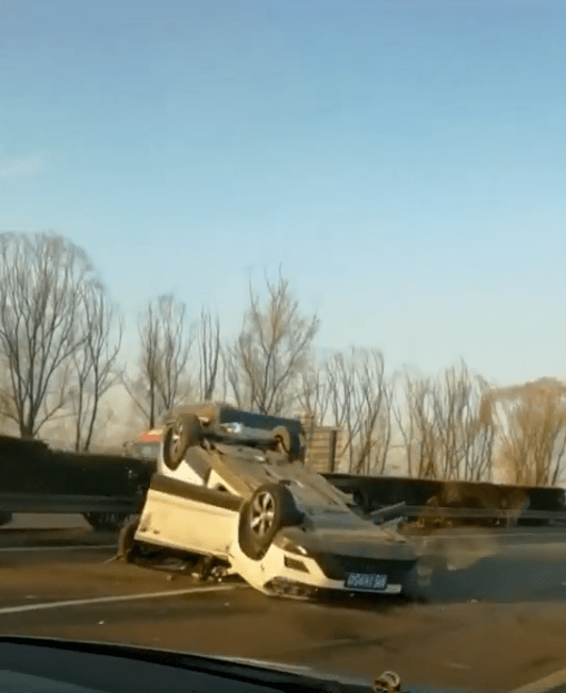 關注現場慘烈京昆高速洪洞段發生車禍