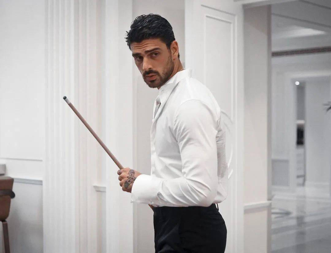 这位性感健壮的黑帮大佬是哪里来的神仙他给女主365