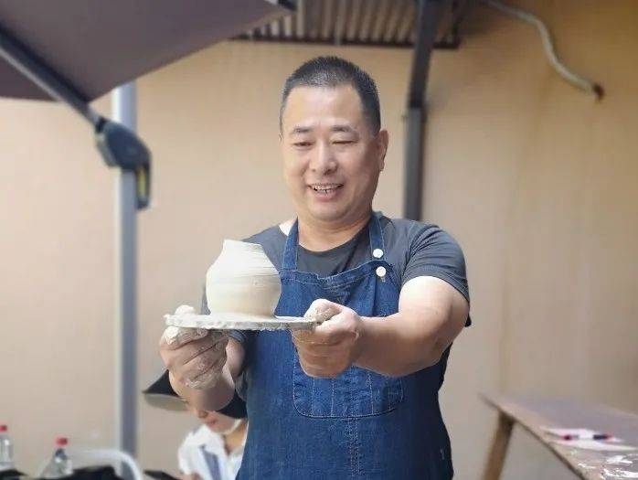 22年了十堰这群人情满车城