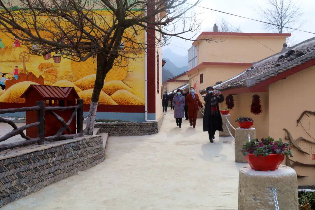 牵手一带一路共建美丽乡村十年为功苦干圆梦20201222永载康县发展史册