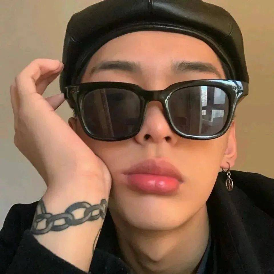 今日头像丨这世间欠你的一切温柔我来还