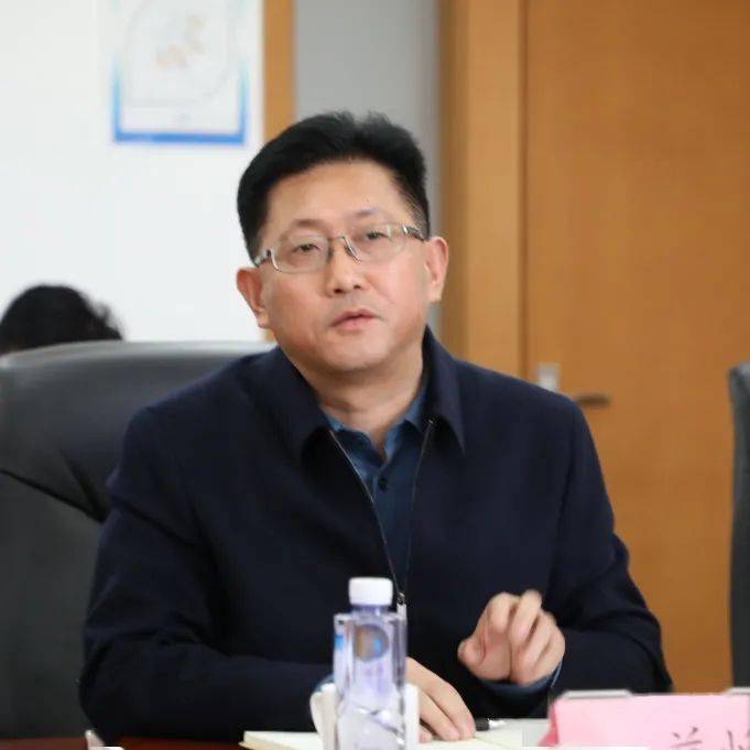 区委常委副区长张权权调研新金山投控集团