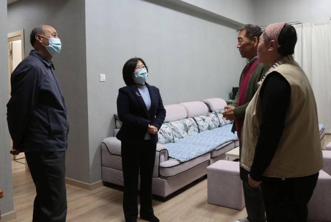 于虹率调研组走访慰问滇西大总部银龄教师中南财经政法大学教授周月梅