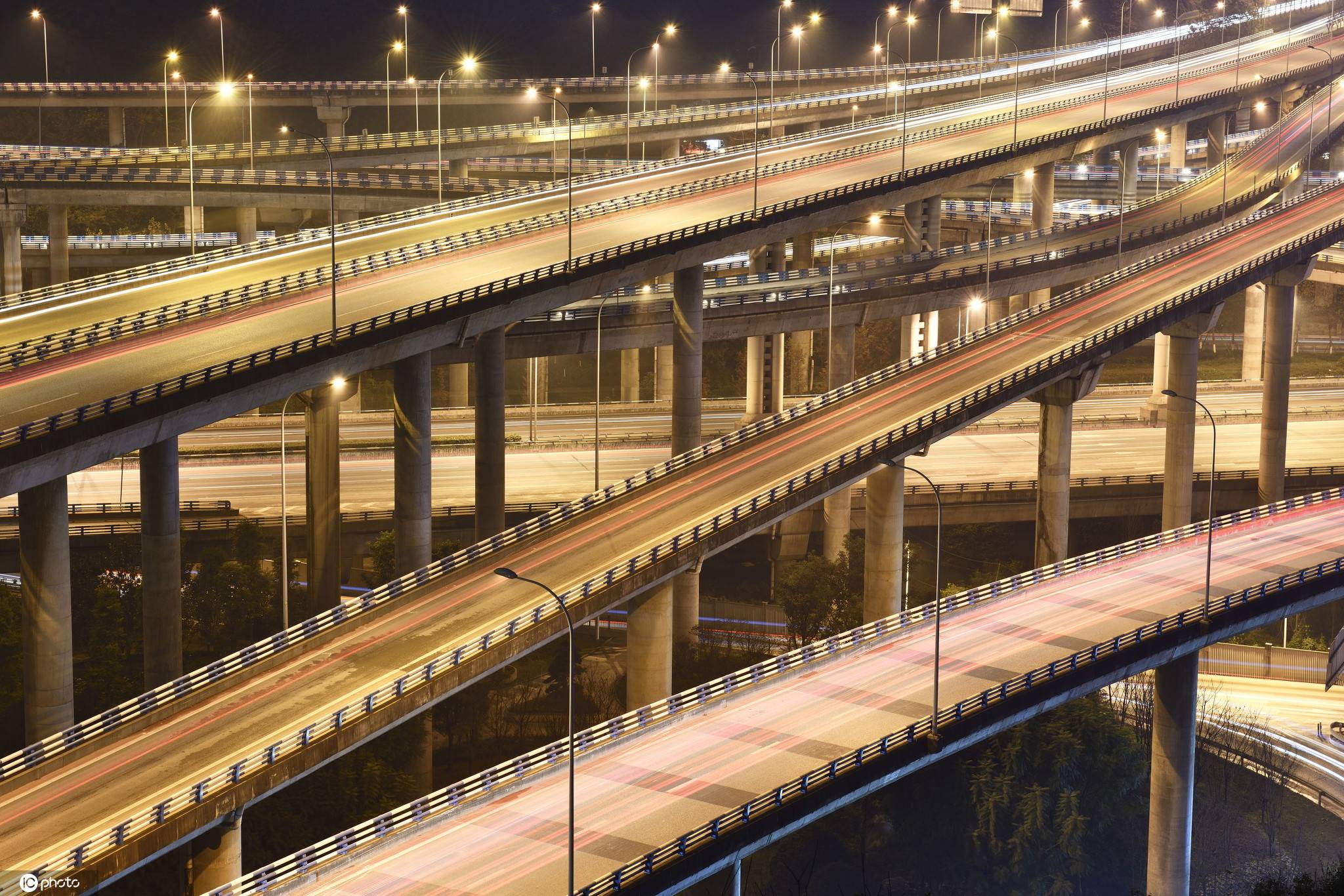 重庆黄桷湾公园建成 可打卡重庆最复杂立交桥