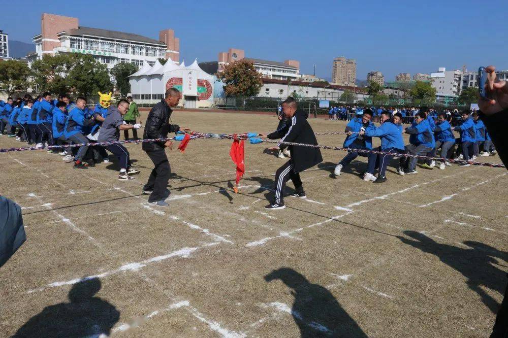 凝心聚力 "绳"采飞扬——记安洲中学初三年级四向拔河比赛_手机搜狐网