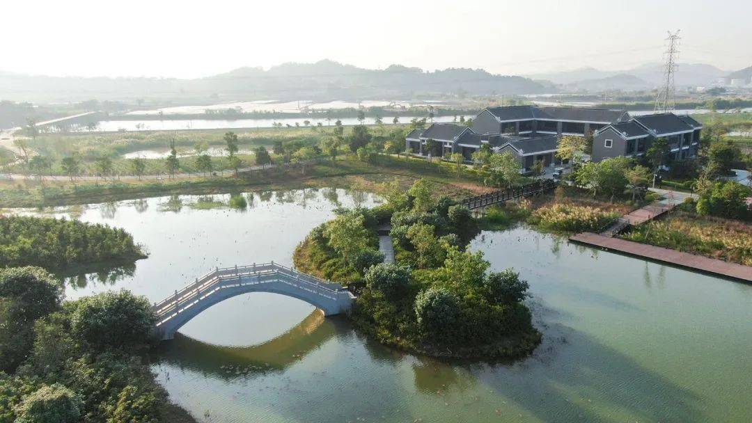 公園以保護紅樹林溼地資源為重點,以保護和恢復橫門西水道近海與海岸