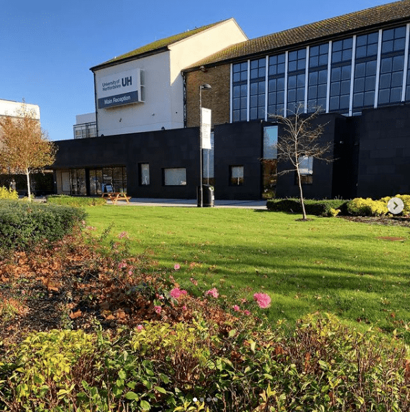 赫特福德大学祝大家圣诞快乐愿幸运与美好与你同在