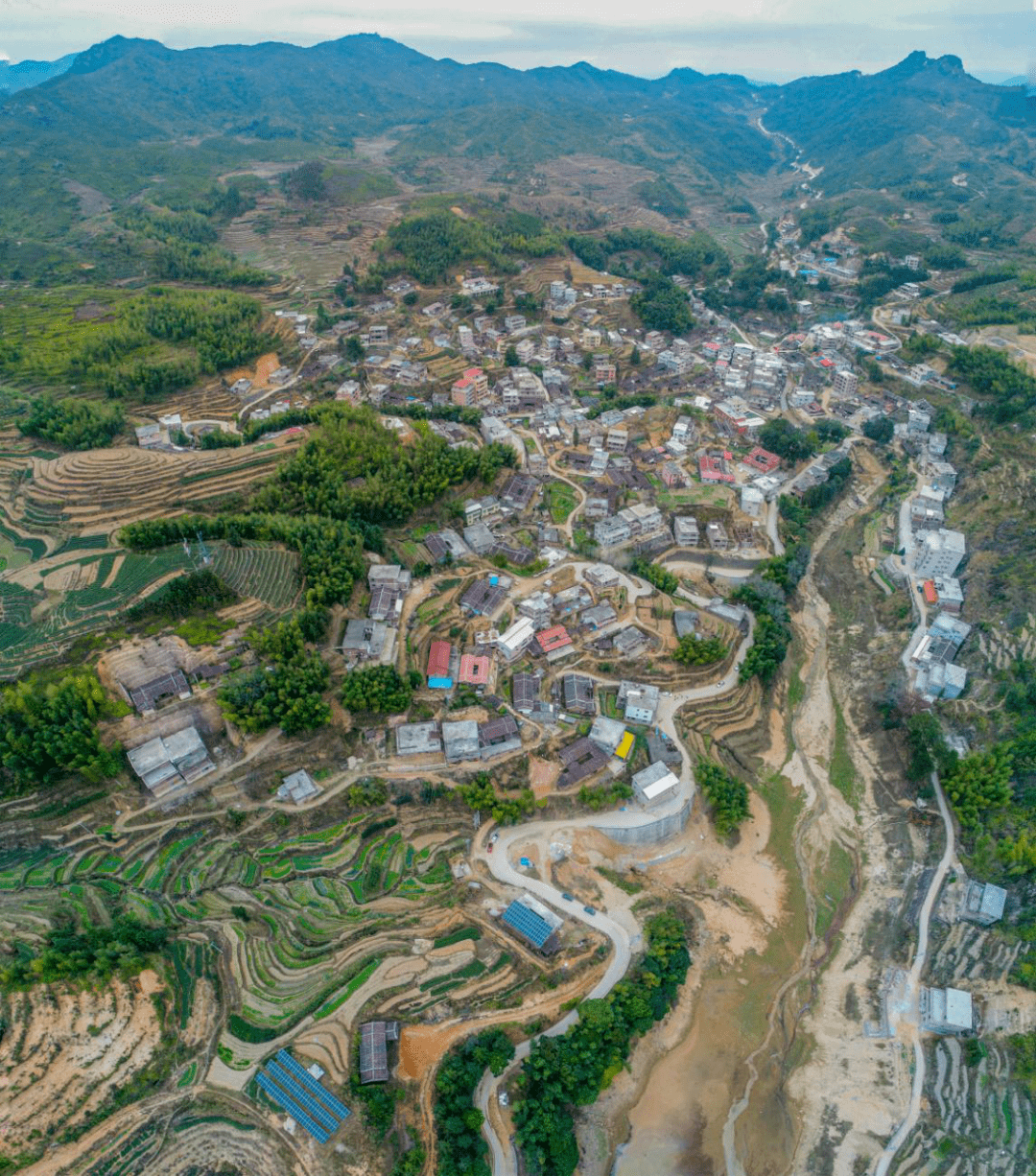 【驻村风采】卓华强:无私地付出了自己的心血与努力