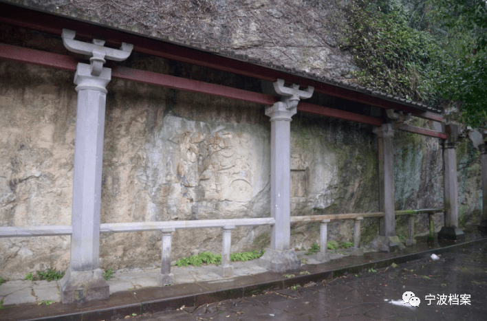 达蓬山上的摩崖石刻还有始建于唐天宝元年(公元718年秋)纪念徐福东渡