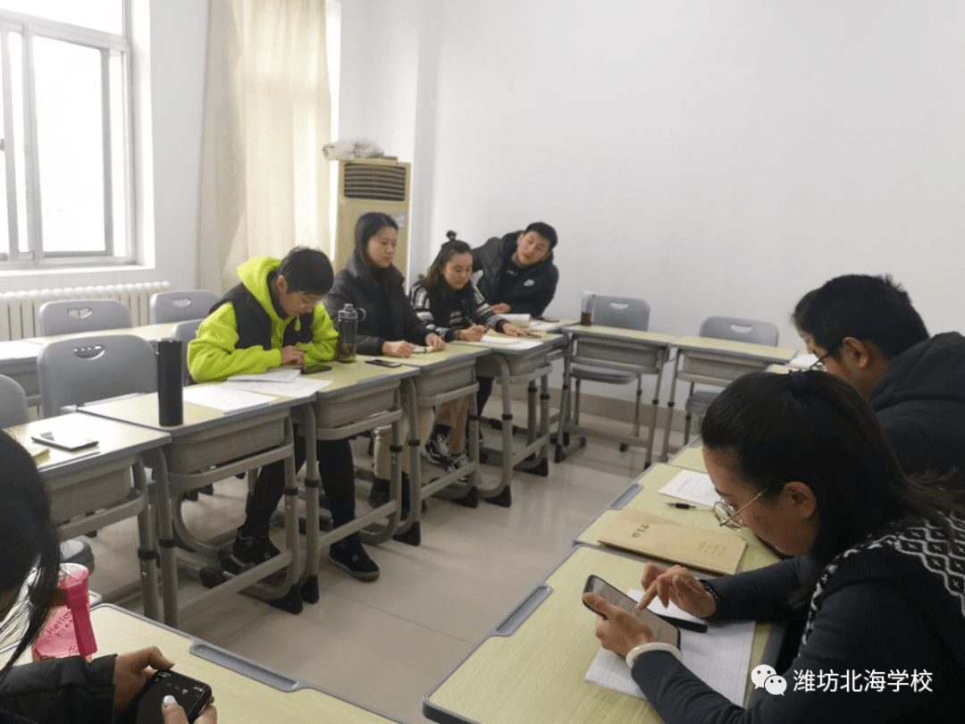 如何有效开展冬季体育室内课首先,刘佳老师宣布本次教研周体