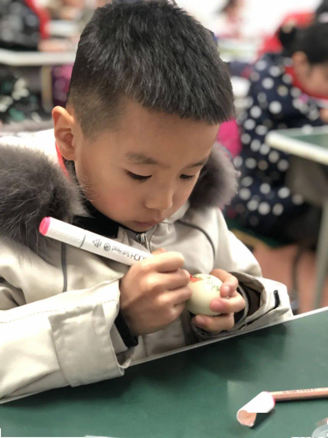 希望他们在今后的日子里慢慢学会珍爱生命学会感恩