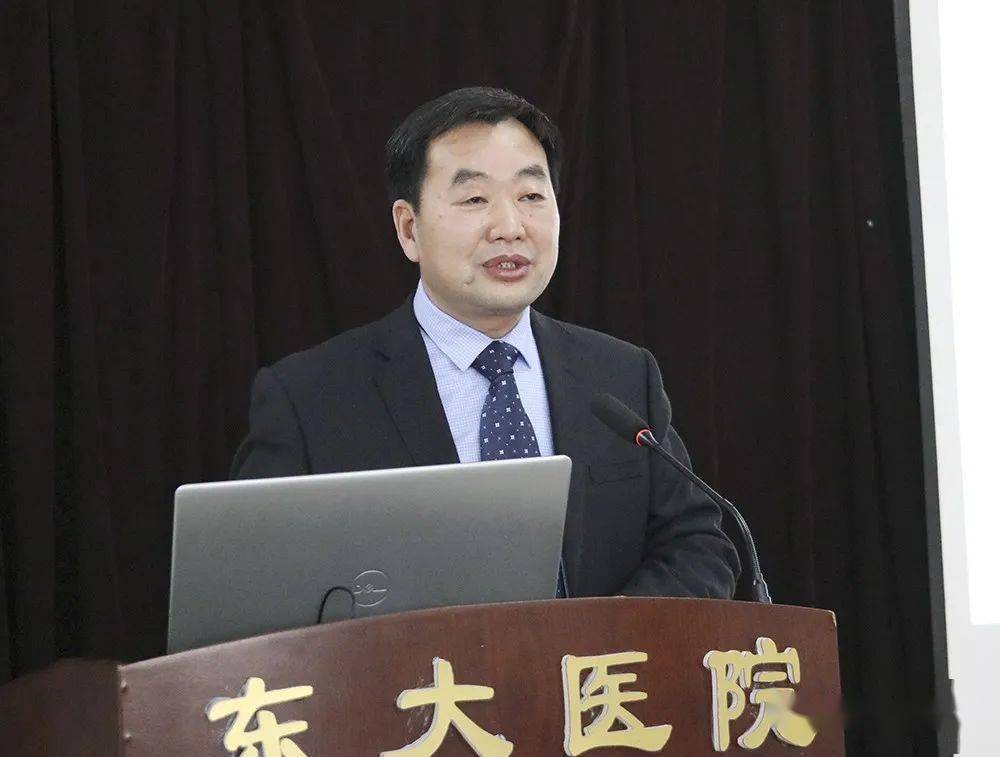 单县东大医院急救中心陈强主任讲授《急性脑卒中救治》相关知识.