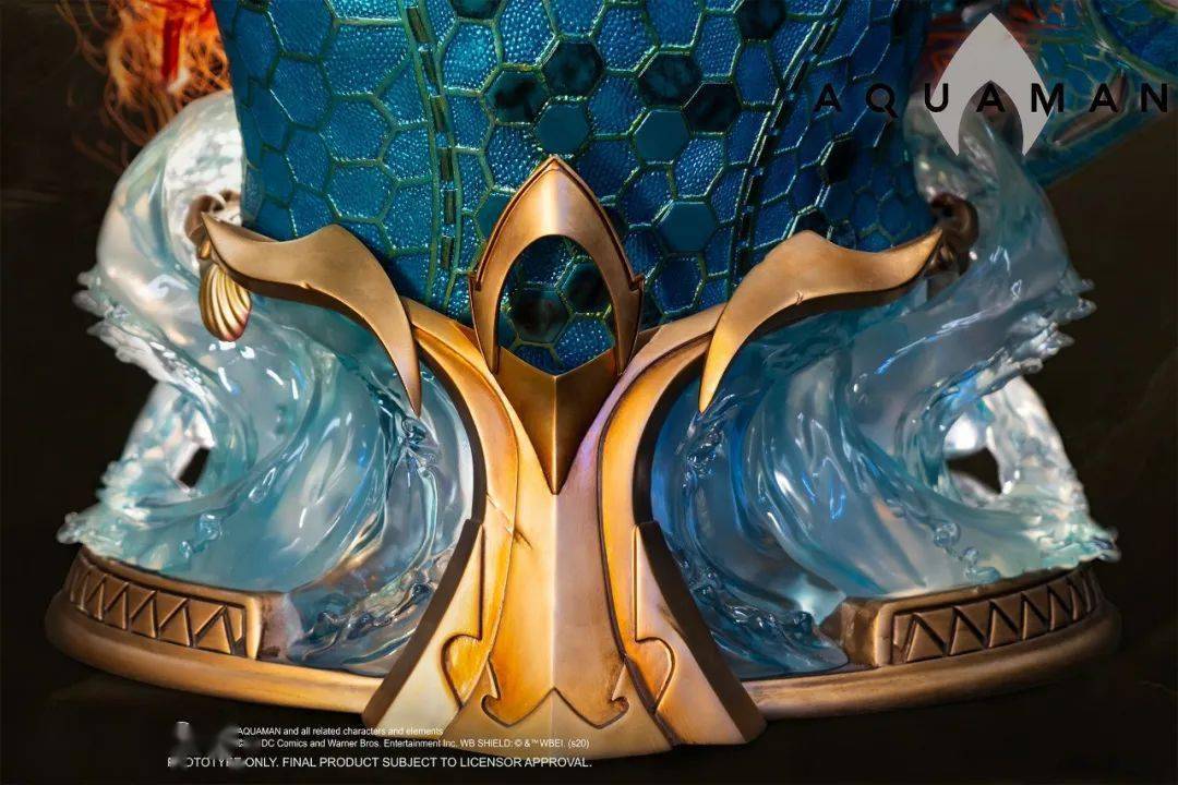 美得让人窒息的海后湄拉