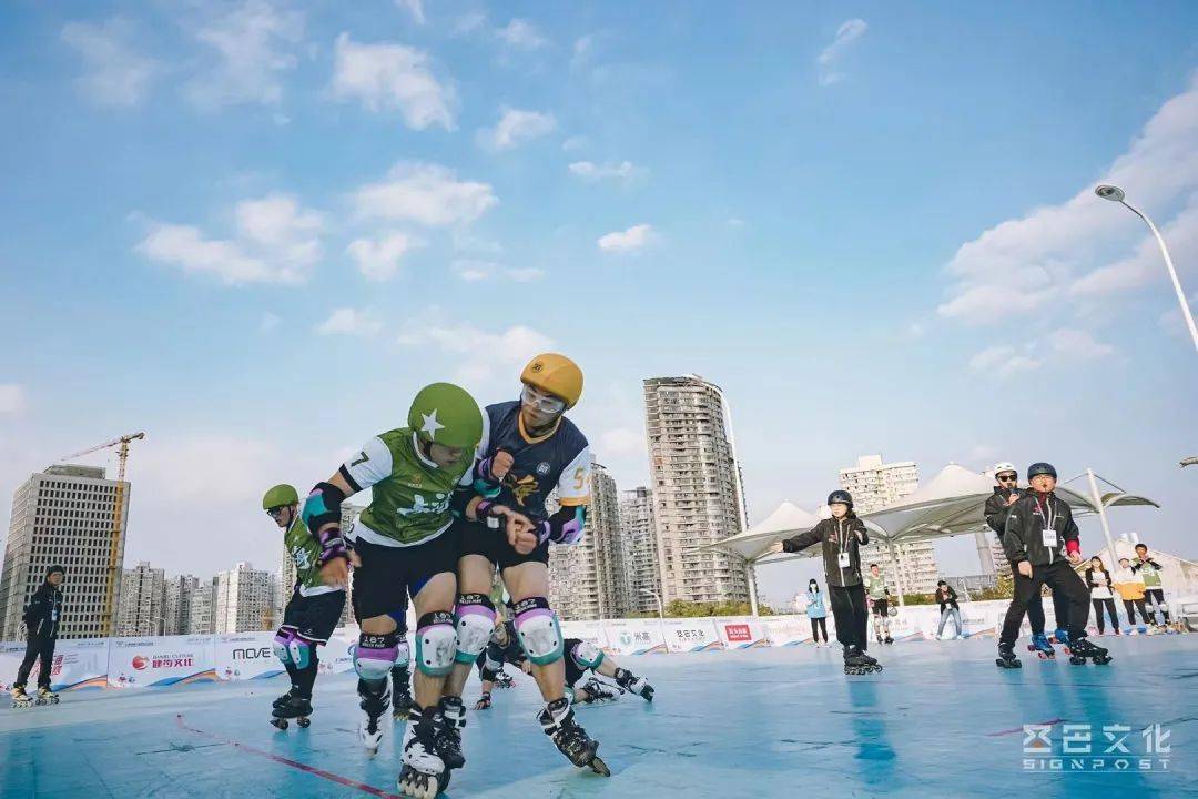 玩了这么久轮滑听说过轮滑阻拦吗这是一场速度与力量的热血对抗