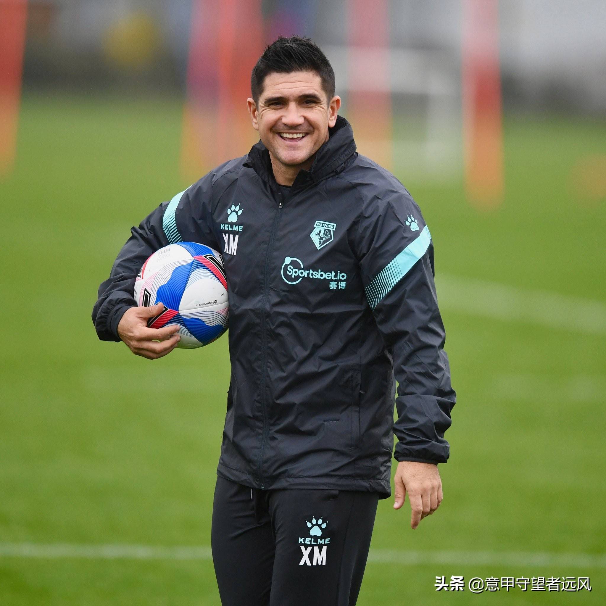 升至积分榜次席;布伦特福德凭借巴萨及利物浦旧将卡诺斯的帽子戏法