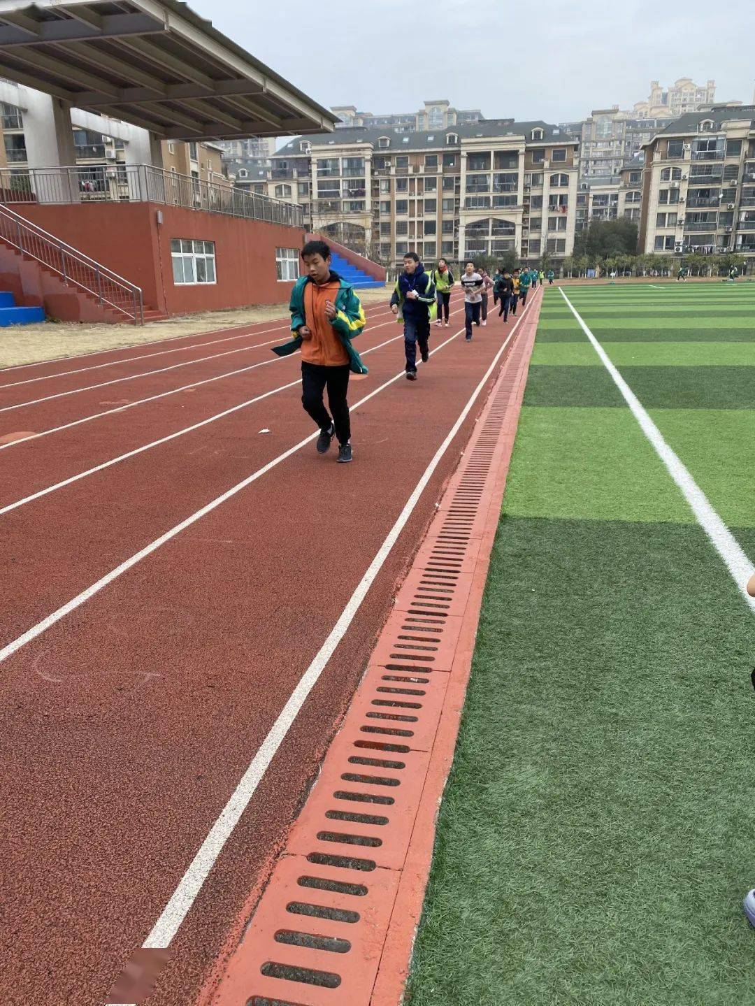 小体育 大健康i芳草学校开启学生健康体质测试