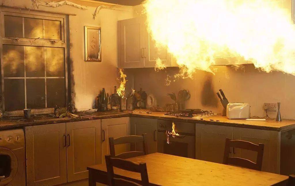 修水一住户半夜着火一女子不幸身亡痛惜