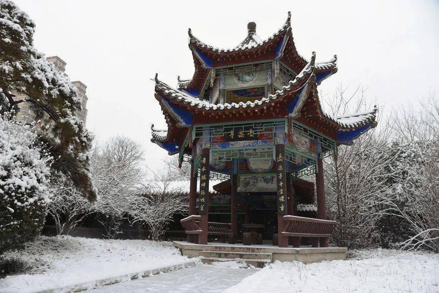 雪中範公祠,展別樣景緻_范文正公