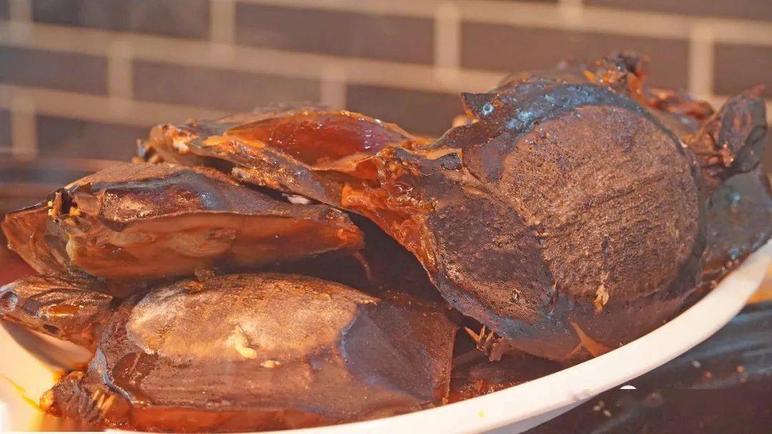 啃就完了人气爆棚的张洋猪蹄真的太赞了