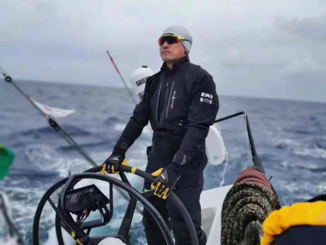 独角兽顽主号船东——吴博自己热爱又怀揣一颗推动航海运动的心,离岸