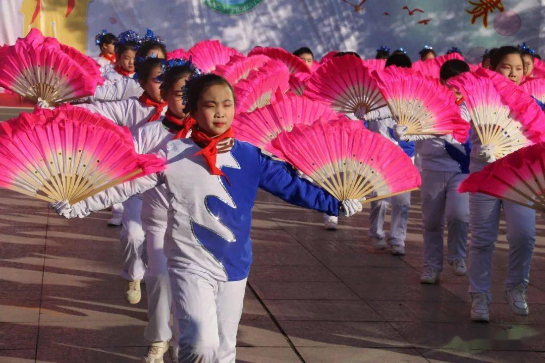 67邓教之窗城区十一小队形队列表演精彩瞬间掠影