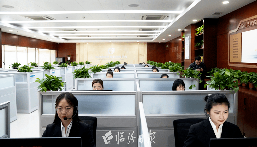 受理方式由当初单一电话受理增加为市长信箱,微信,承接随手拍和与110