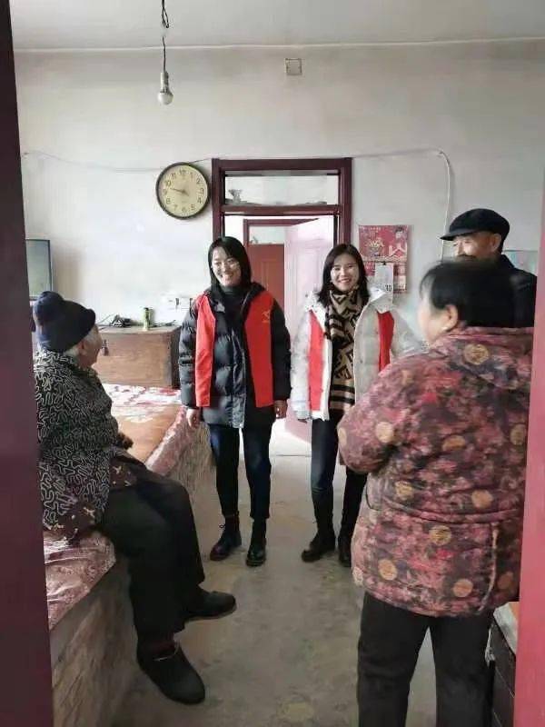 迎元旦宁津团县委组织开展金晖助老青春扶贫志愿者行动