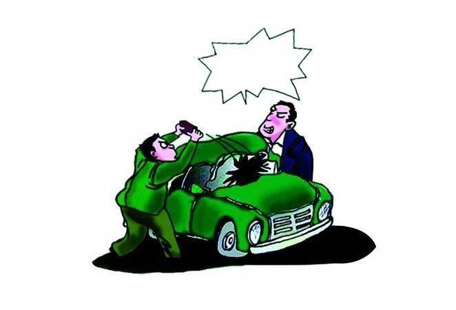 萍乡三男子因心情不爽砸车泄愤,后果你懂得