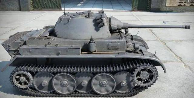 d系低级轻坦多出刮痧车,4级的山猫是极致,体验比vk1602"豹"稍好一些