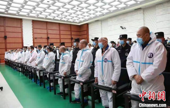 呼和浩特41人涉黑案宣判 "带头大哥"赵文远被判无期