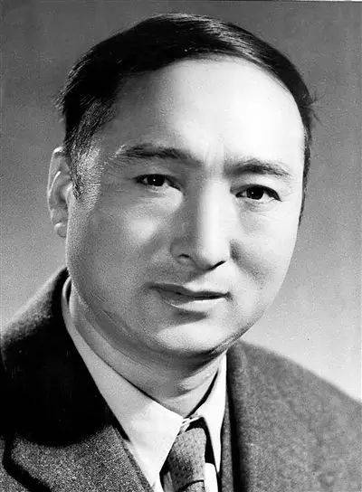 在得到电影厂领导的同意之后,王好为便跟林力一起,在北京,上海,常州等