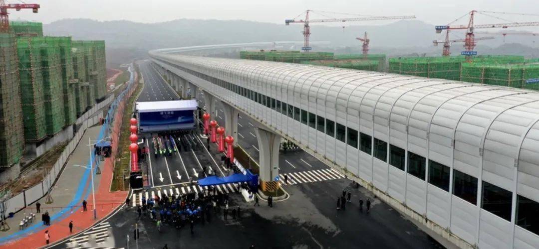 复兴站与16号线换乘王家庄站与10号线和14号线换乘王家庄站,清溪河站