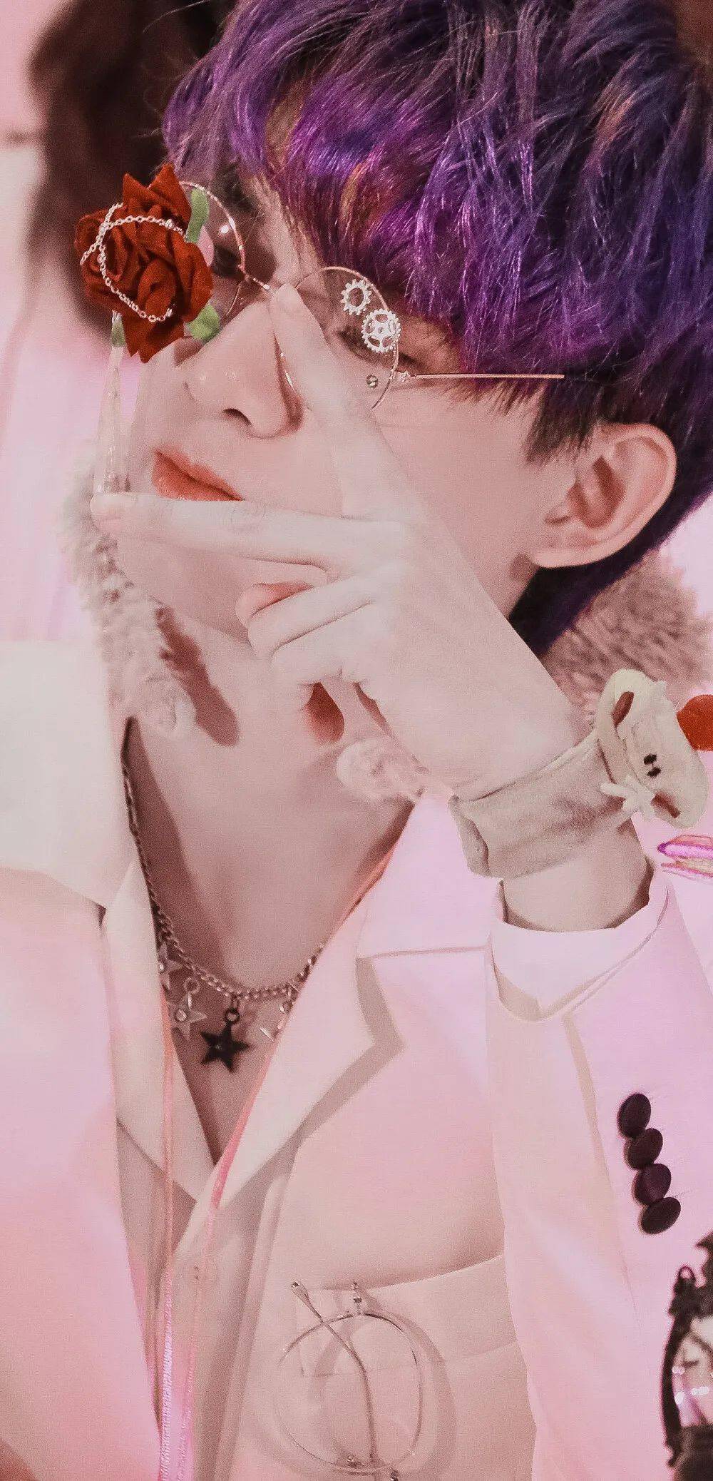 手机壁纸r1se姚琛