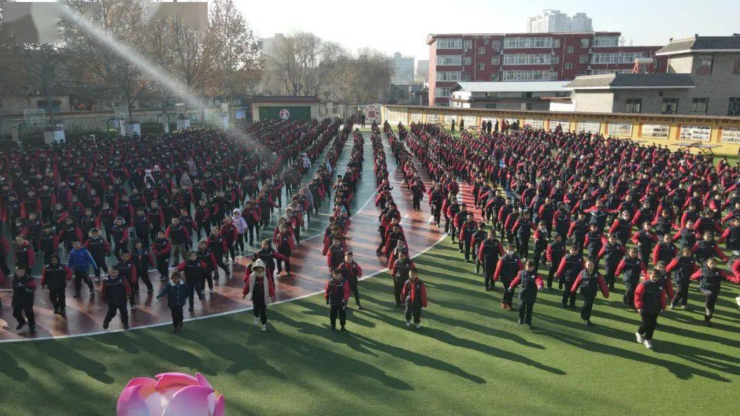 基层团组织动态共青团洪洞县委在古槐小学开展红领巾艺起嗨元旦公益
