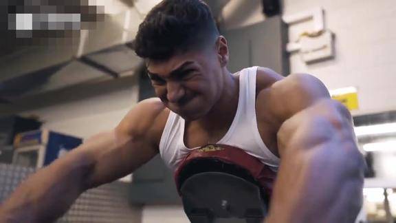 别瞎练了想告别窄肩哪些训练技巧是宽肩必选安德烈德尤教你