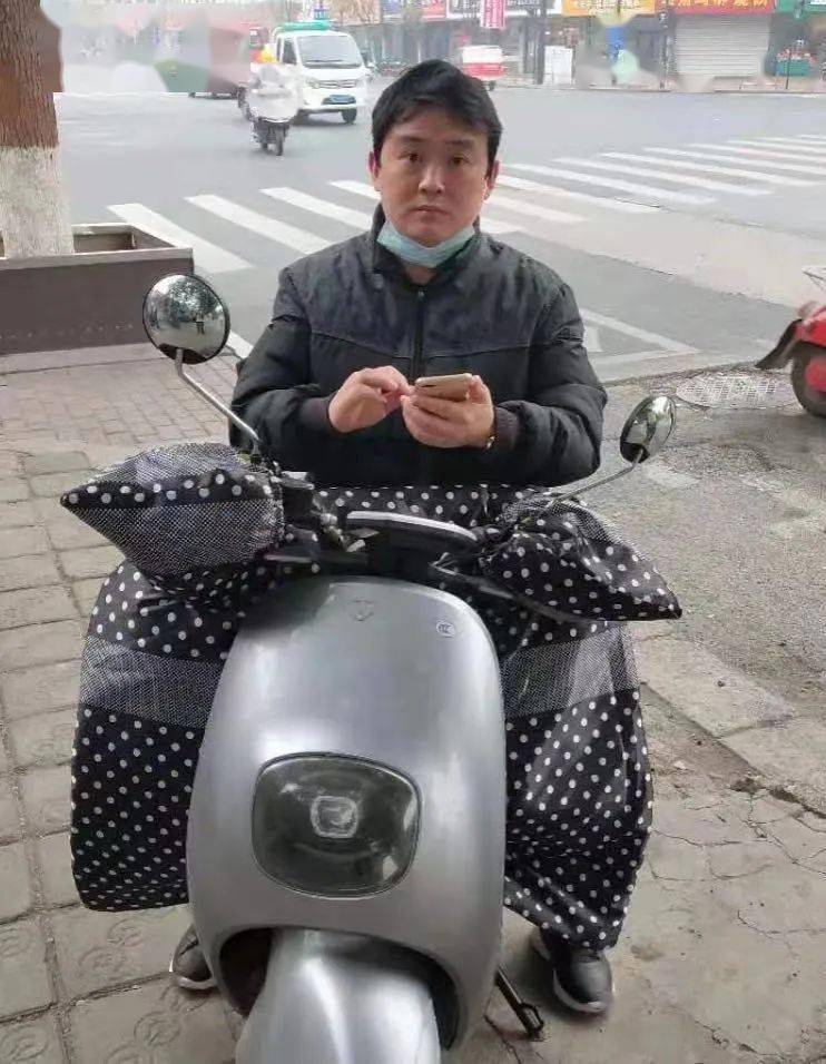 第二十四期骑电动车不戴头盔曝光看看有你吗