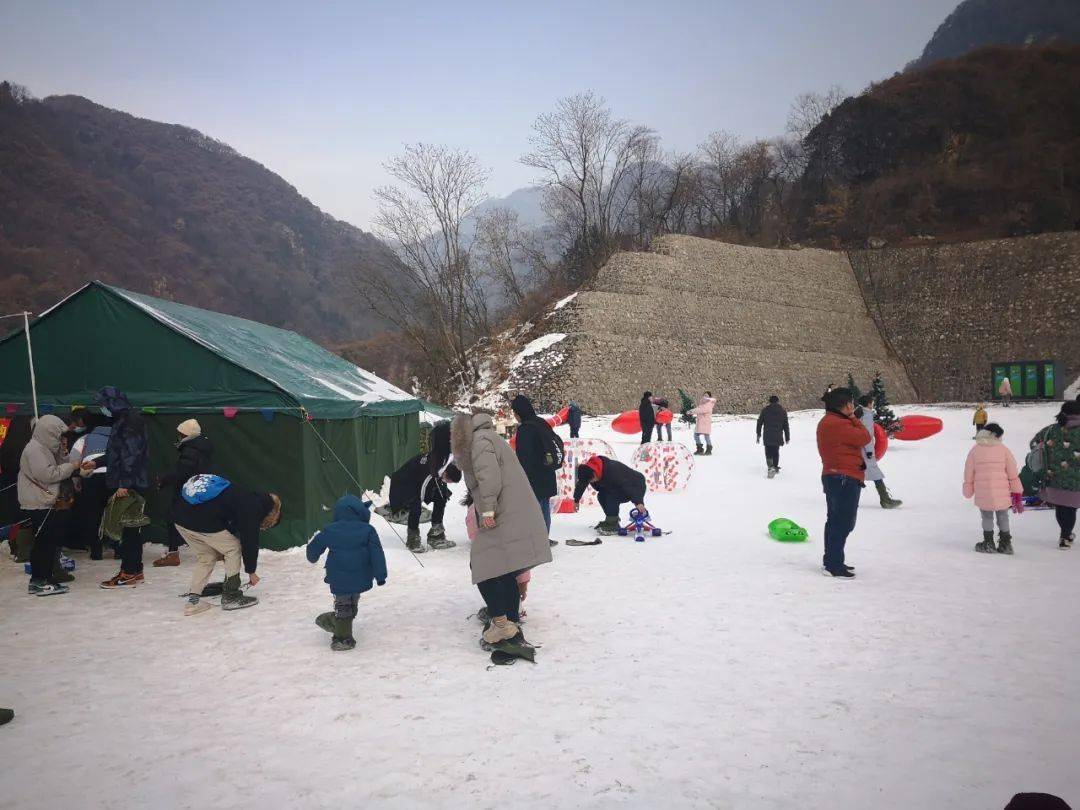 太白山洞天福地,上演冰天雪地裡的熱火朝天!