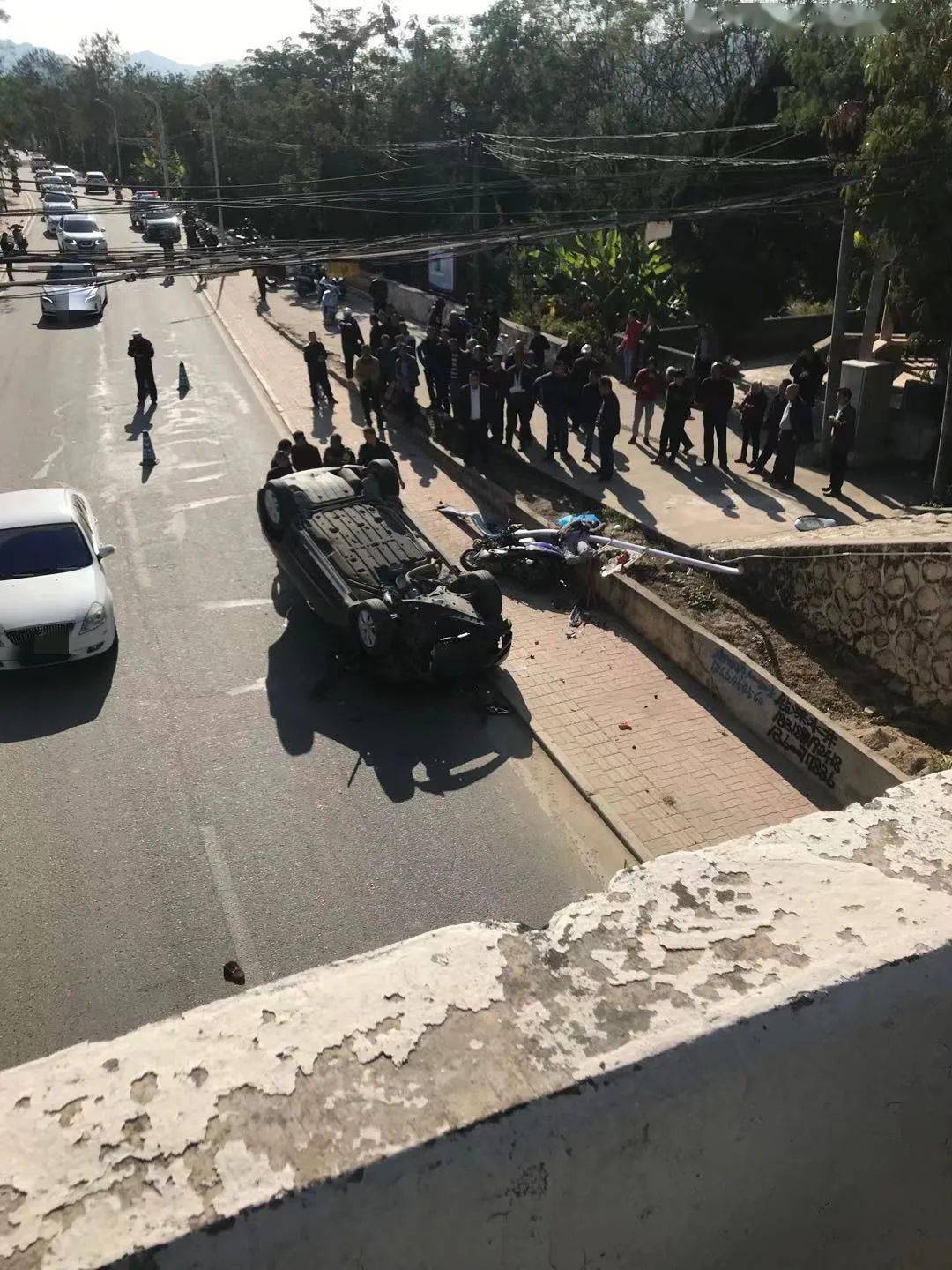 丰顺一小车和摩托车发生事故,一人当场死亡!