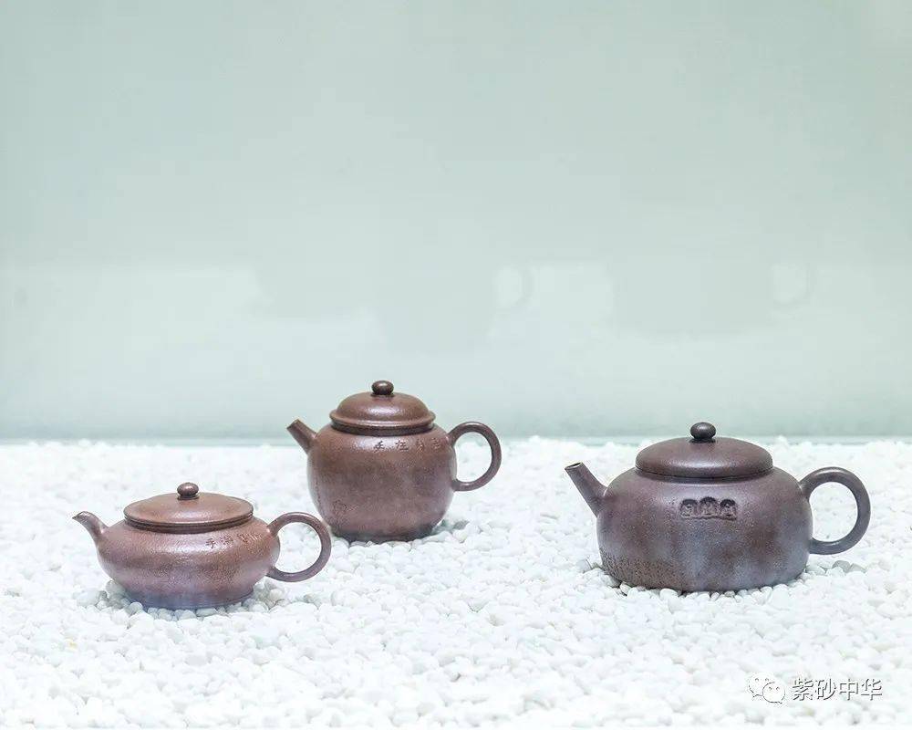 李昊臻 左 刻佛半月 中 空香佛手 右 佛香满手